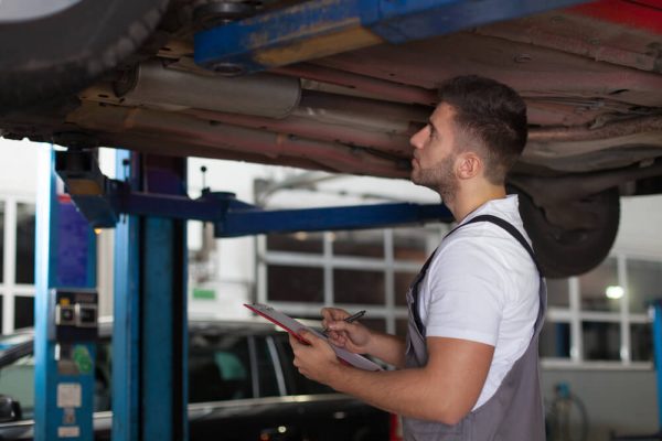 Vai comprar um elevador automotivo? Saiba como treinar sua equipe