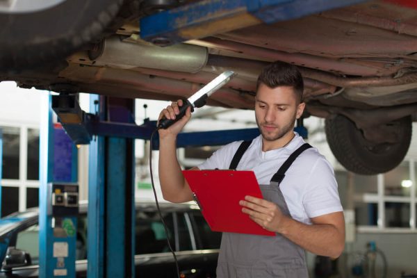 Macaco hidráulico ou elevador automotivo? 5 motivos para investir em um elevador