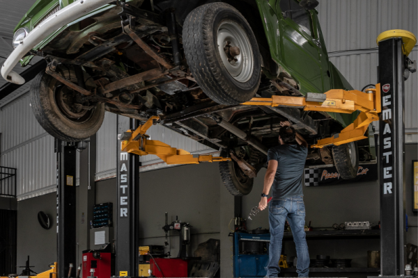 Elevador Automotivo Hidráulico de 4 Toneladas: Saiba Mais!